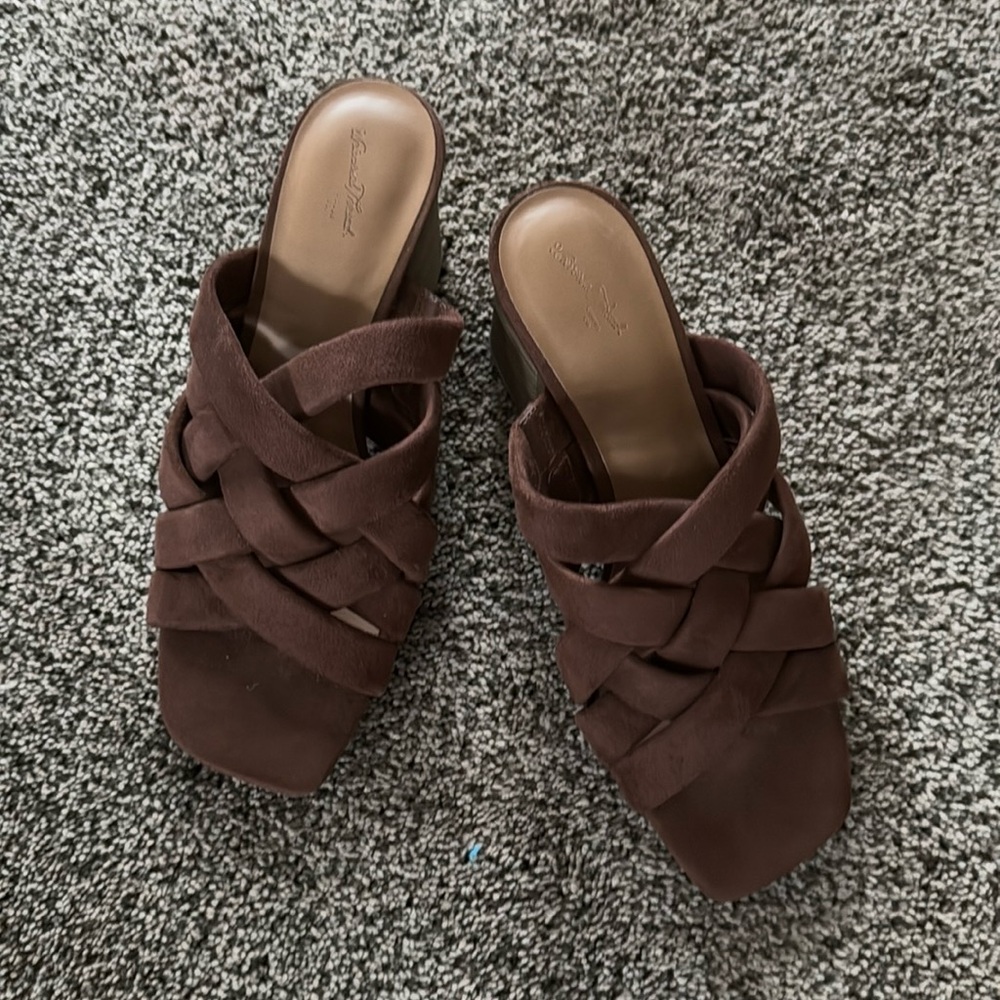 Women's Universal Thread Brown Andy Slip On Heels